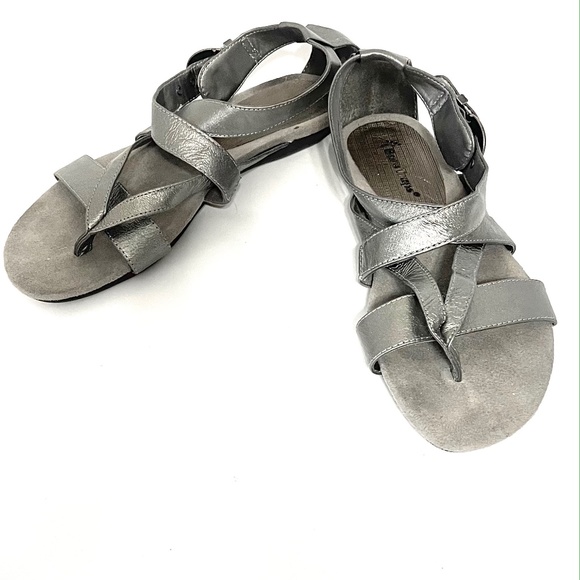 Women's Sandals size 8M Leather -NEW ITEM - Picture 1 of 8